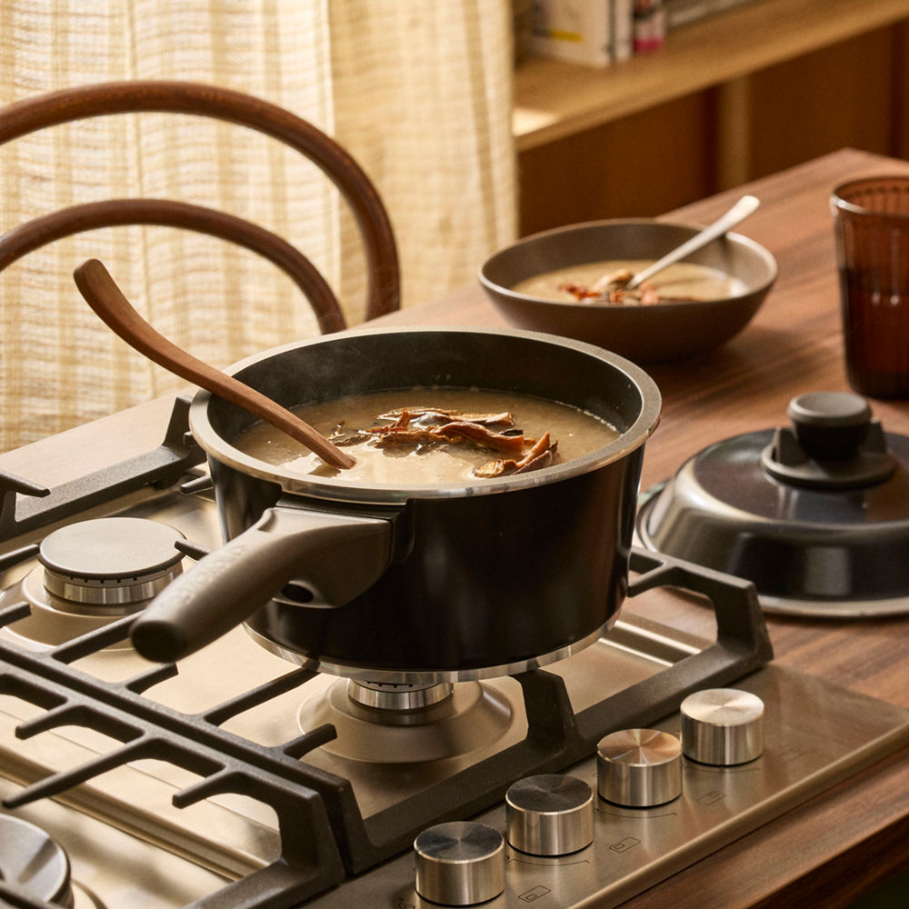Bessemer Saucepan 20cm Black