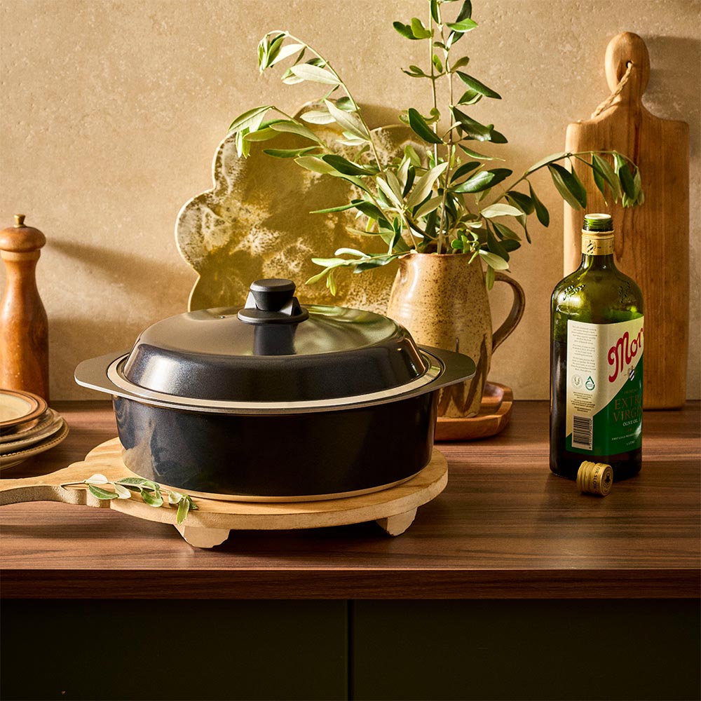 Bessemer Non Stick Dutch Oven 32cm Black