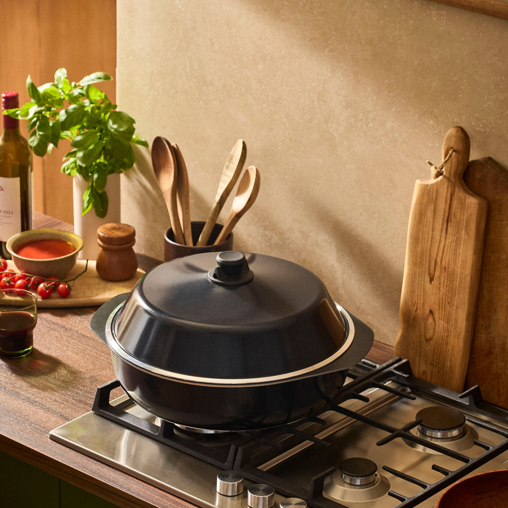 Bessemer Non Stick Round Cook n Bake 37cm Black