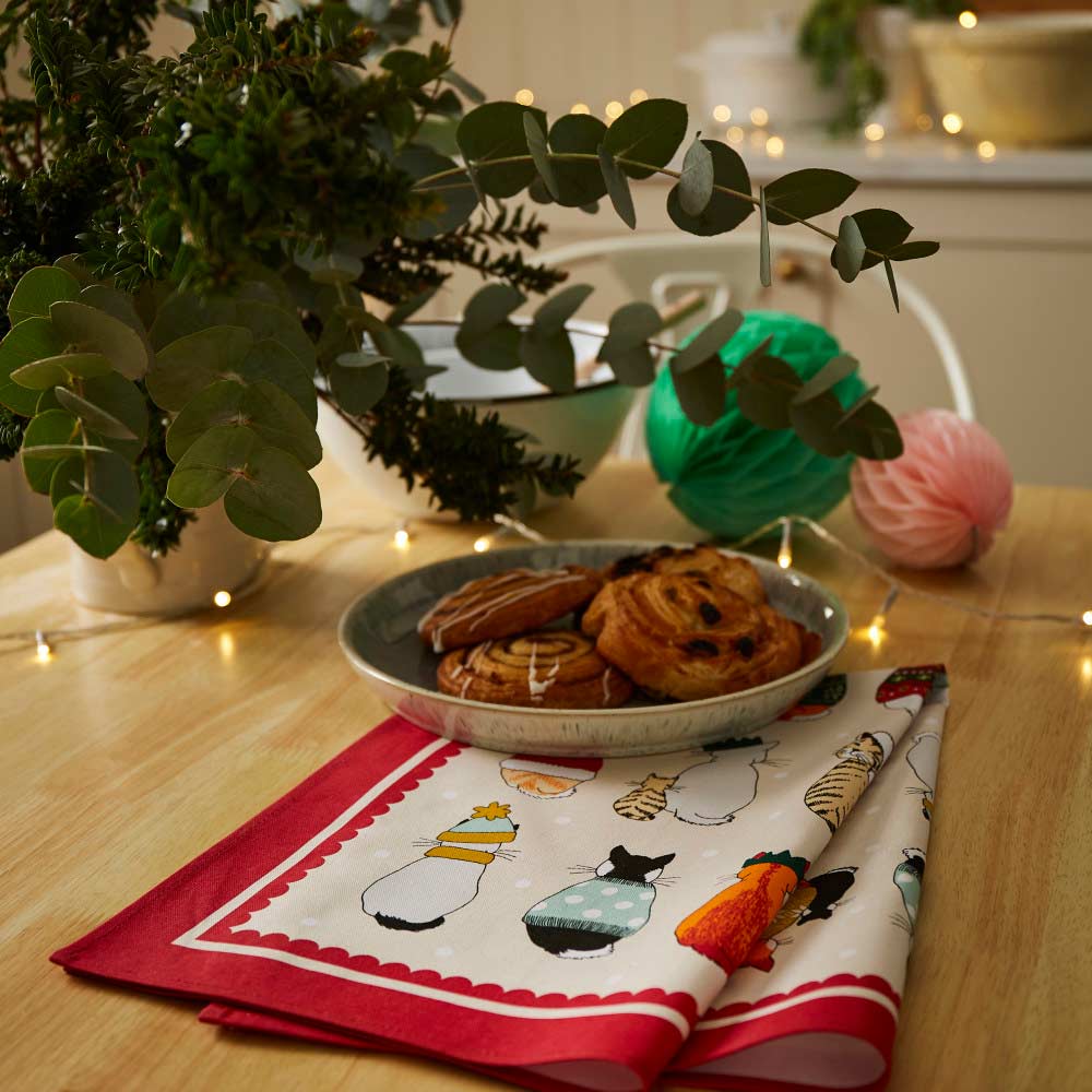 Ulster Weavers Christmas CIW Cotton Tea Towel