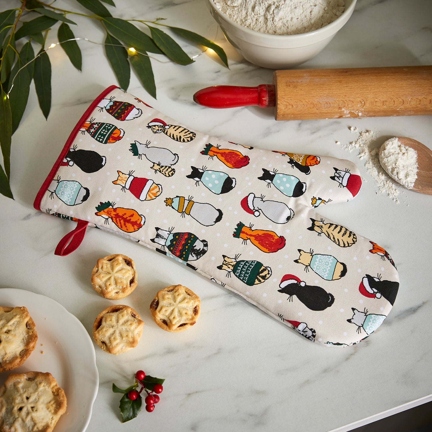 Ulster Weavers Christmas Gauntlet Oven Glove